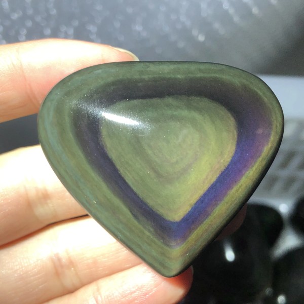 Naturlig regnbåge Obsidian Cat Eyes Quartz Crystal Heart Stones Healing Minerals Exemplar Dekor Present (måste vara i ljuset ！！！) 330-360g