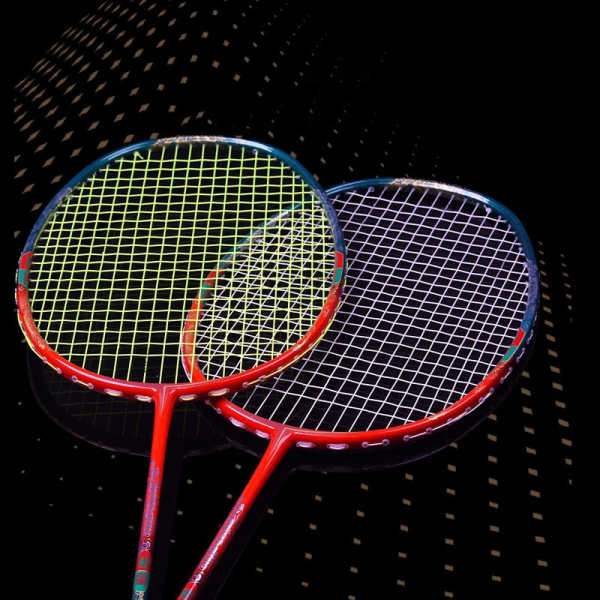 Högspänning 32LBS Japan Full Mj30 Kolfiber Badmintonracket Strings Väskor Professionell offensiv racket Ultralätt 5U 77G green string