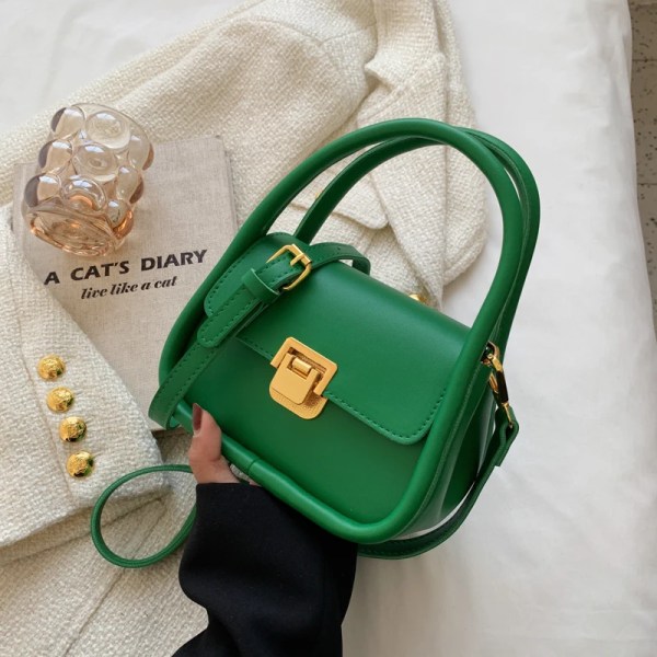 Mode gröna axelväskor för kvinnor Lyxiga Pu-läder Crossbody-väska Small Flap Messenger Bag All Match Design Damhandväskor APRICOT
