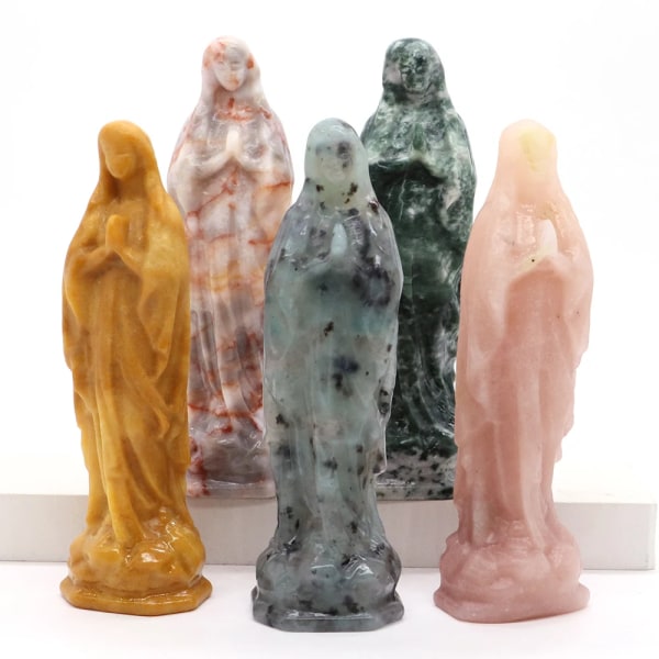 100 mm Madonnafigurer Helande Kristall Natursten Snidade Små Jungfru Maria Jesus-statyer För Hem Juldekoration Gåvor Mix Random Stones 10pcs