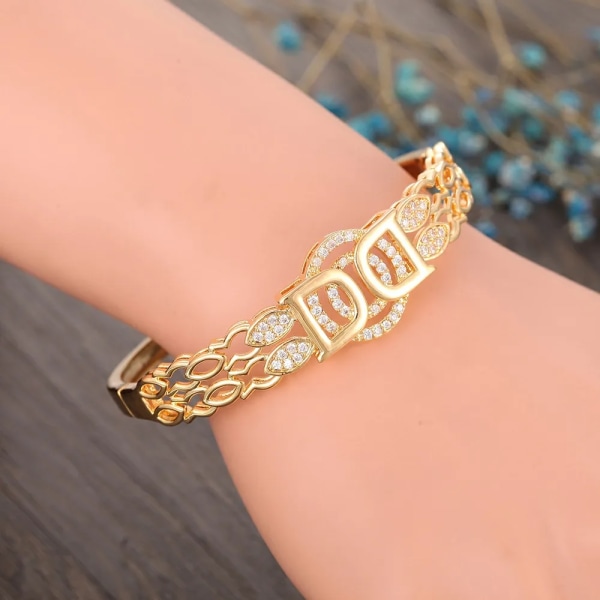Dambutik Zircon Armband Armband lyxigt exklusivt D-format bältesspänne Damarmband Modesmycken 58-60mm Champagne Gold