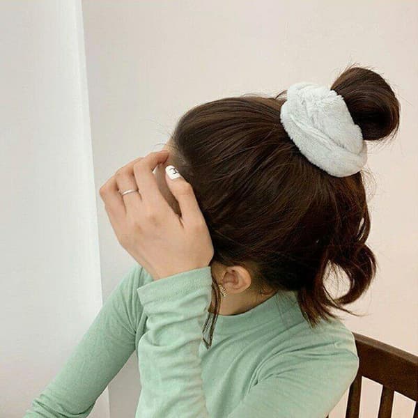 Hårscrunchie i Fuskpäls - Vit Vit