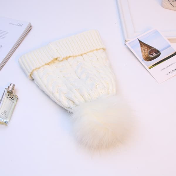 Vintermössa för damer, ull, kabelstickad, tofs, varm pompom grey