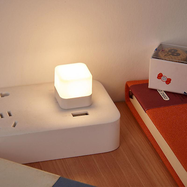 4st USB-kontaktlampa Liten nattlampa Dator Mobil strömladdning Mini boklampa LED Ögonskydd Kvadratisk läslampa