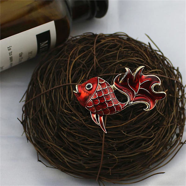 Ghyt Söt Emalj Fisk Kvinnor Brosch Djur Design Tröja Smycken Unisex Pin Brosch