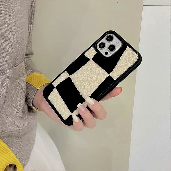 Retro Varma Plush Svart Rutmönster Telefonfodral Kompatibelt med iPhone 12/12 Pro, Chic Abstrakt Geometriska Mönster Handduk Broderi Omslag, Halksäker Helkroppsskydd