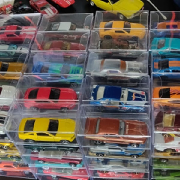 100 % uusi, 25 kpl näyttö PVC- case 1:64-mittakaavaiselle autolle painevalettu automalli lelu pölytiivis laatikko (kirkas)