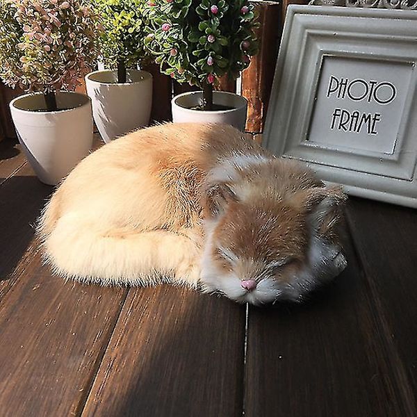 Realist kattliv sovande, mjuk katt leksak, falsk plysch leksak, falsk katt kattunge, emulering sovande andningsleksak katt djur katt, prop fotografi Reali