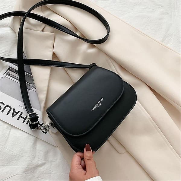Handväska Enkel Trend Crossbody Väskor för Kvinnor Solid Wild Flap Axelväska Dam Designer Liten Damhandväskor och Plånböcker Mode（Svart）