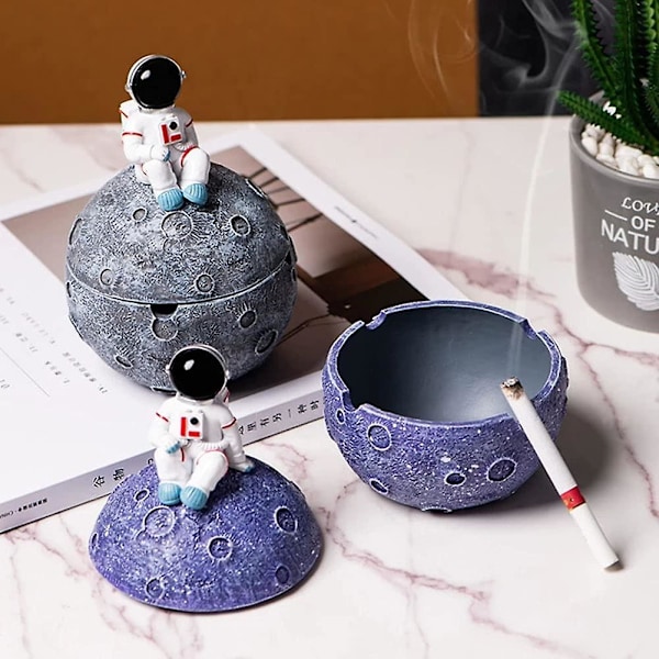 Askkopp i Astronautform av Resin med Lock, Modern Heminredning för Vardagsrum, Grå Astronaut Dekorativ Prydnad