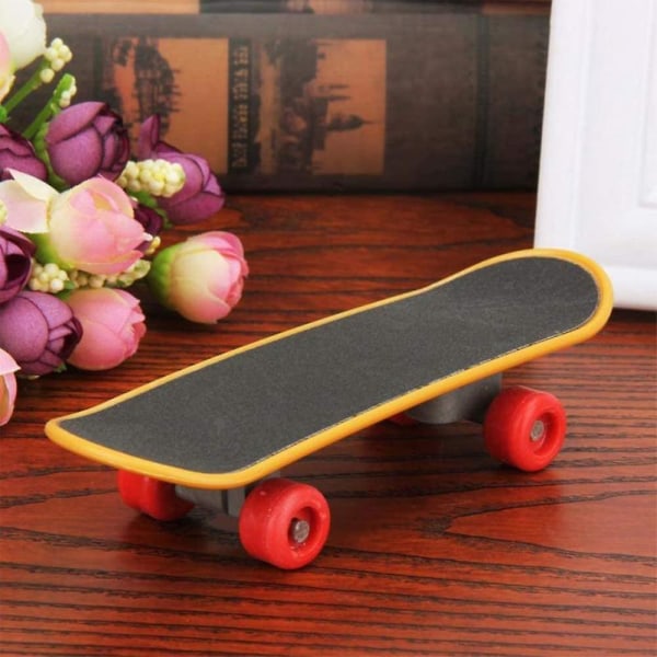 Papegoja Pussel Scooter Slipning Klo Leksak Mini Skateboard Leksak Skridsko Leksak