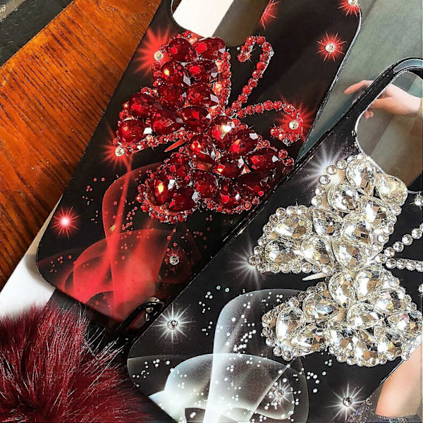 iPhone 14 Girly Case Bling Glitter 3D Diamant Rhinestone Case Söt för Kvinnor Flickor Glimmande Lyxig Kristall Fjäril med Plysch