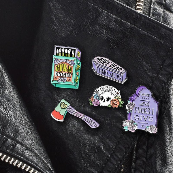 GHYT 4-pak emaljenål sæt magisk hat reversnål sejt tilbehør til kvinder til rygsække badges hatte tasker til Halloween magisk temafest
