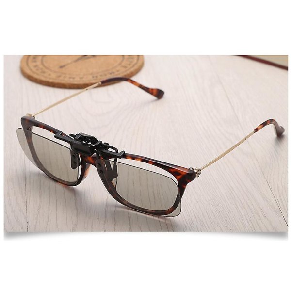 3d-briller med klips på 3d-anaglyph-kompatible brillebrukere av god kvalitet 3d-kompatible briller