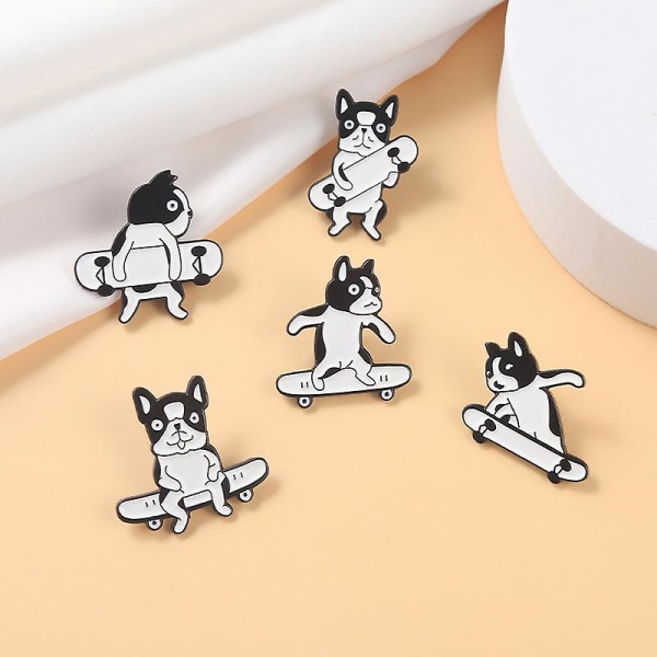 GHYT Söta emalj-pins för ryggsäckar, anime-tecknade pins för jacka, pins-set för kläder, väskor, jackor, accessoarer, DIY-hantverk pins-set.
