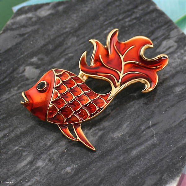 Ghyt Söt Emalj Fisk Kvinnor Brosch Djur Design Tröja Smycken Unisex Pin Brosch