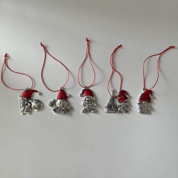 Julepynt til juletræ, rustikke hængende julenisser Santa Snemand Kardinal Fugle Engle til juledekoration（Rød）