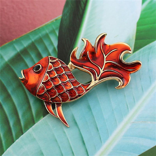 Ghyt Söt Emalj Fisk Kvinnor Brosch Djur Design Tröja Smycken Unisex Pin Brosch