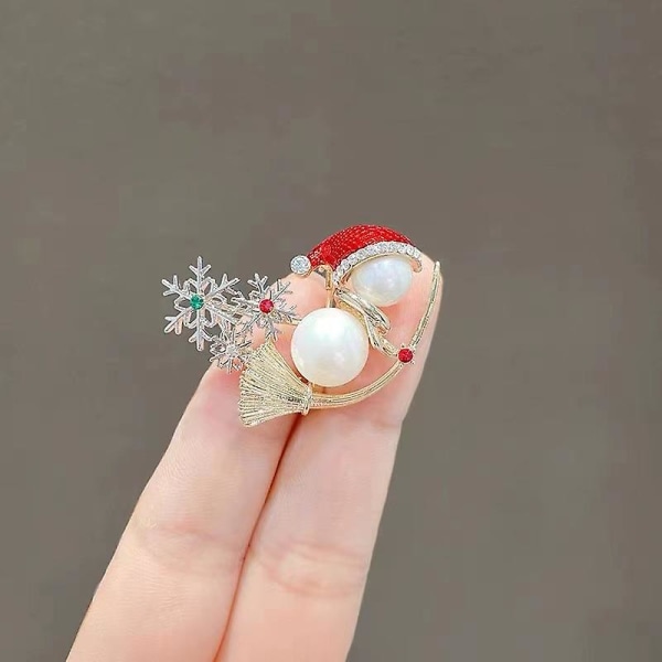 Baby Witch On a Sweep Brosjer Simulert-perle Chritmas Snømann Rhinestone Snøfnugg Kvinner Brosjer Gave Pins