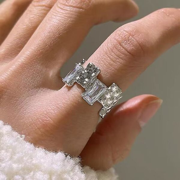 Interlaced Zircon European And American Ring