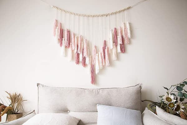 Macrame väggbonad - Stor macrame väggbonad med träpärlor - Bohemisk väggdekor för sovrum, vardagsrum och kök - Varm rosa