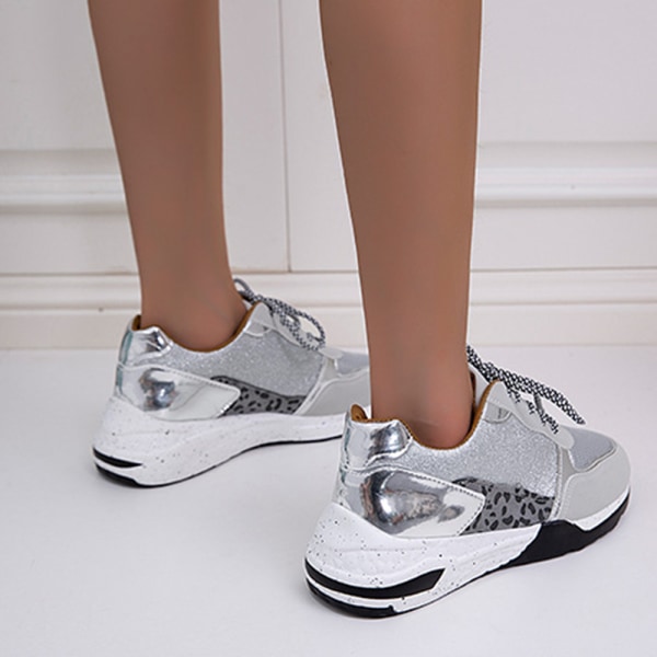 Platta plattformsskor för kvinna med glitter med snörning av PU-sneakers för dagligt kontor silver 41