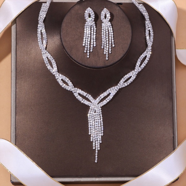 Dam Rhinestone Halsband Örhängen Set Elegant stil, icke-blekande set för födelsedagsfestshow silver