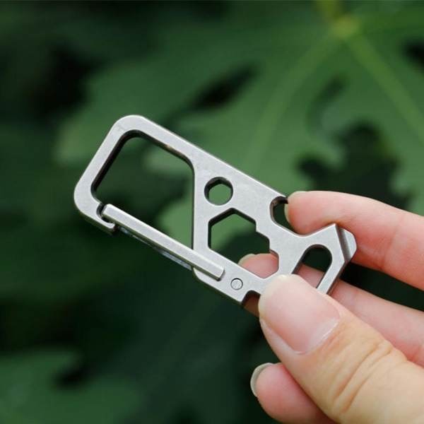 Utomhus Multi-Tool Titanium Legering Clip Nyckelring Hållare Flasköppnare Skiftnyckel Cykel silver