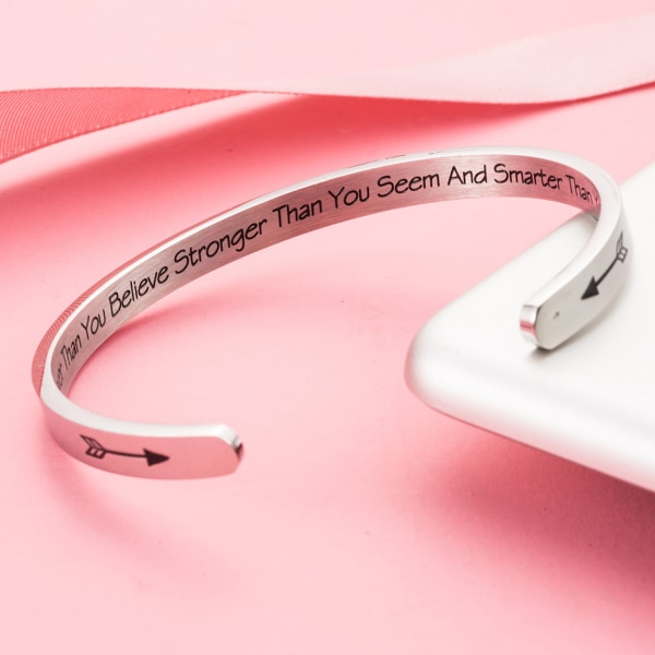 2st inspirerande armband för kvinnor meddelande manschett armring rostfritt stål vän as show