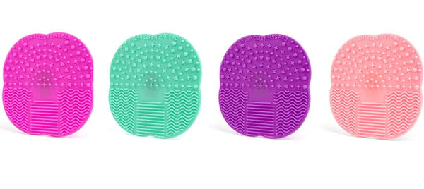 Brushegg | Brushcleaner - rene makeup børster White