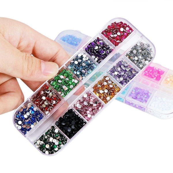 12 stk Rhinestone In box - 2mm - Negle dekorationer Multicolor