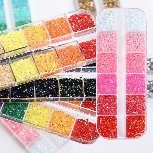 12 erikokoista strassia laatikossa - Kynsikoristeet MultiColor Nr - 1