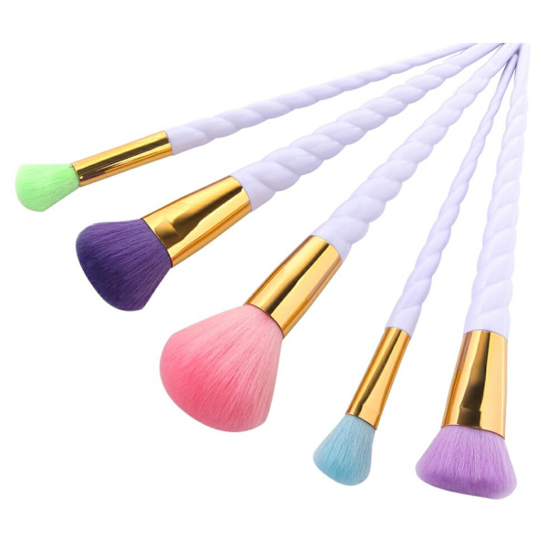 Värikkäät siveltimet: 5 Unicorn Rainbow -meikkisivellintä - meikkisiveltimet Multicolor
