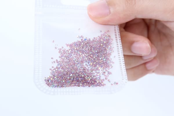 Mikrorhinsten, glaskrystaller, zirkon MultiColor NR 9 - Blå rainbow