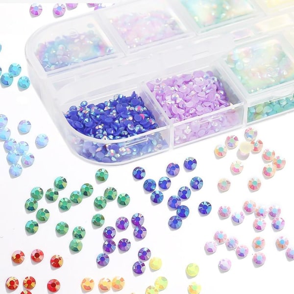 12 erikokoista strassia laatikossa - Kynsikoristeet MultiColor Nr - 3
