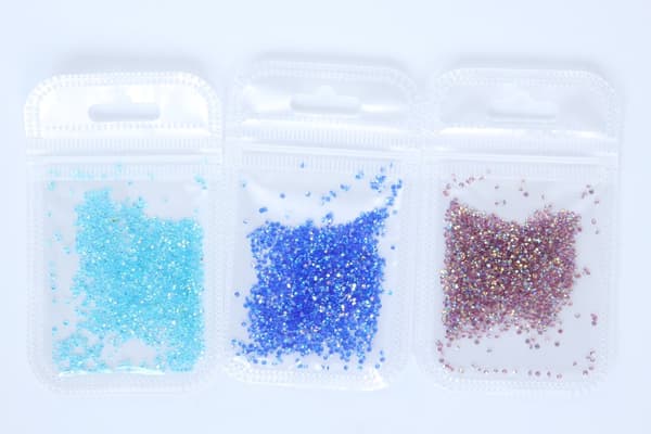 Mikrorhinsten, glaskrystaller, zirkon MultiColor NR 12 - Grön rainbow