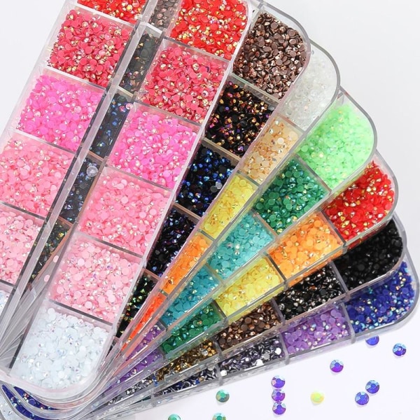 12 erikokoista strassia laatikossa - Kynsikoristeet MultiColor Nr - 1