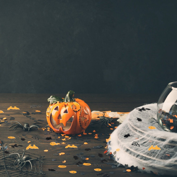 Halloween - konfetti med fine Halloween-detaljer