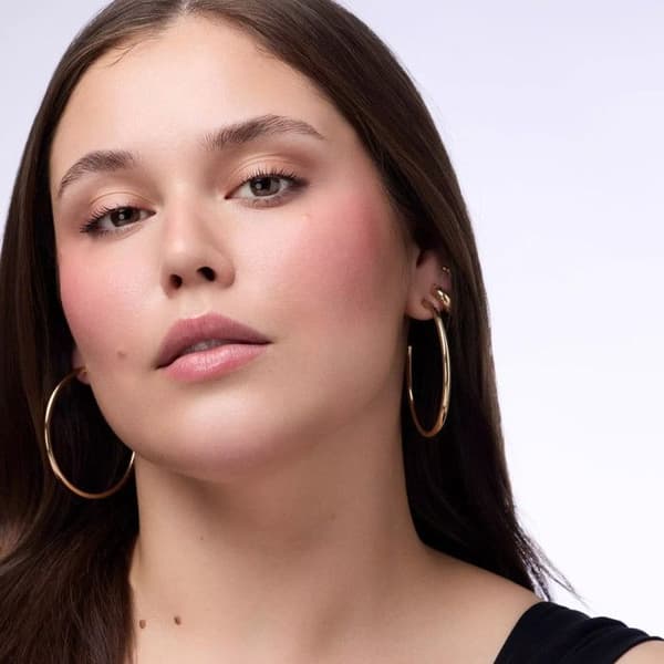 Blush i stickform - Blushin' Charm Multi Stick - 30 Ruby Darling - 5,5 g - Långvarig fuktgivande 30 Ruby Darling