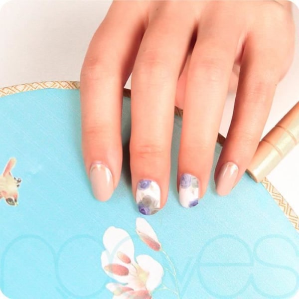 Premium Precured Gel Nail Stickers - Elegant Floral - NOOVES