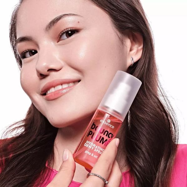 Essence - Spray Fixer Bouncy Plump Hydrating Dewy -