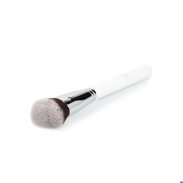 Ilū Make Up Angled Foundation Brush 109 - sned pincel för foundation