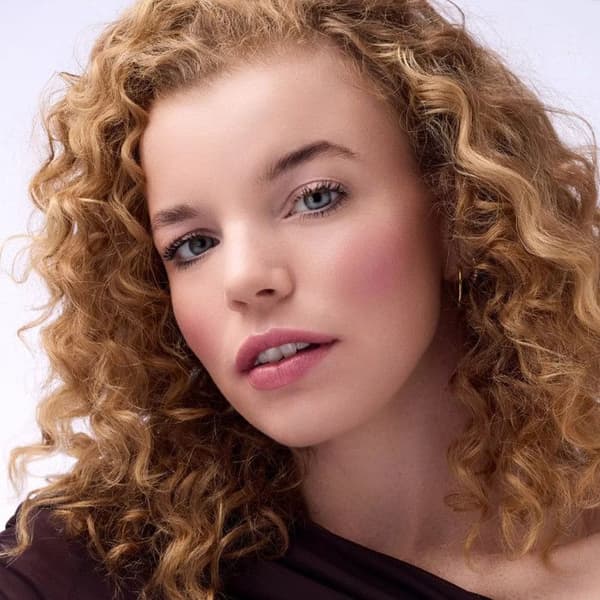Blush i stickform - Blushin' Charm Multi Stick - 30 Ruby Darling - 5,5 g - Långvarig fuktgivande 30 Ruby Darling