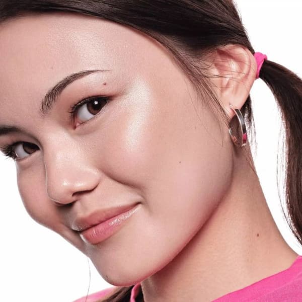 Essence - Illuminator Kräm i Puder Soft Touch Bouncy Glow - 20 Glazed Dew 20 Glasyrade Dagg