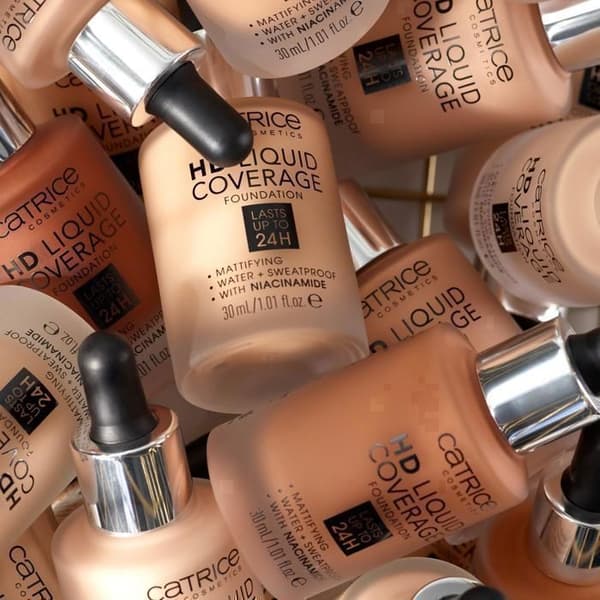 Fond de Teint - Catrice - N°046 Kamel Beige - 30ml - Høj Dækning - Vandafvisende - Matificerende Beige