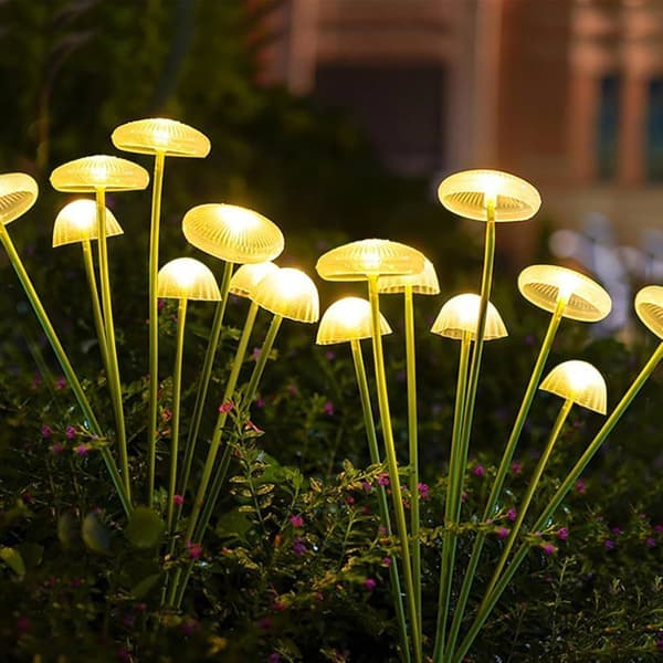 2-pak udendørs solcellehavelys, 8 LED vandmandslamper, solcelleildfluesvinglys