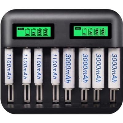 USB-batteriladdare med LCD-display och 8 uppladdningsbara AA-, AAA- och C/D-batterier.