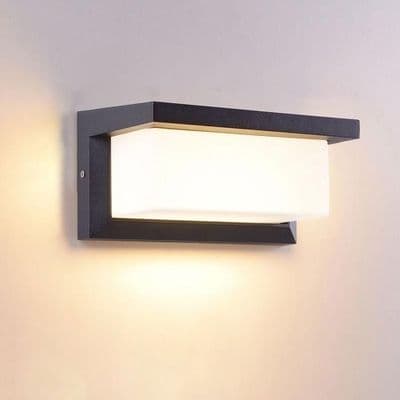 Vegglys - Moderne modell 18W - Bevegelsessensor - IP65 vanntett - Varmhvit 3000K