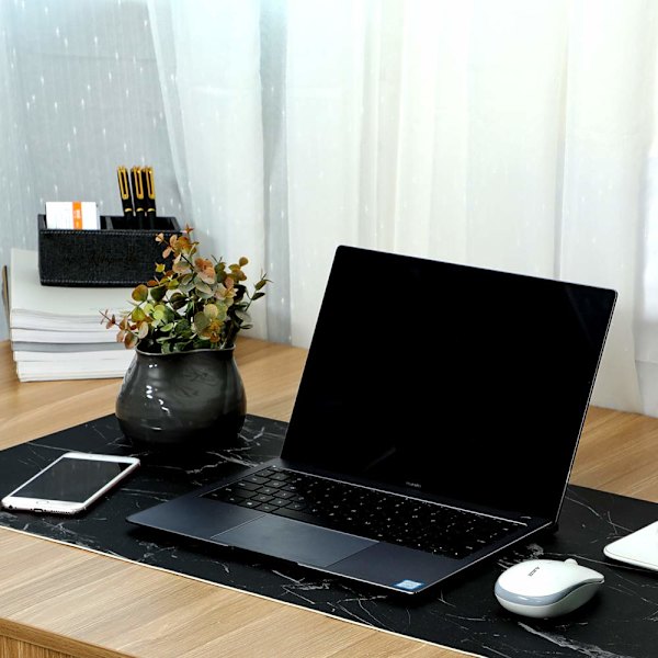 Skrivebordsunderlag 89x44 cm PU-læder Sort/Marmor