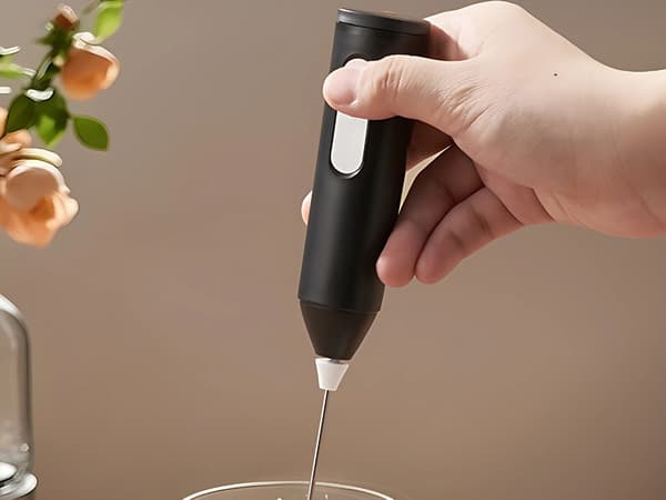 Mini melkeskummer - Elektrisk visp med 3 moduser